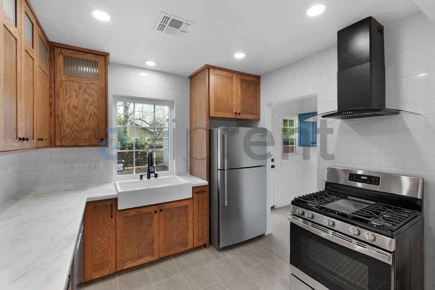 Building Photo - 2633 16th St