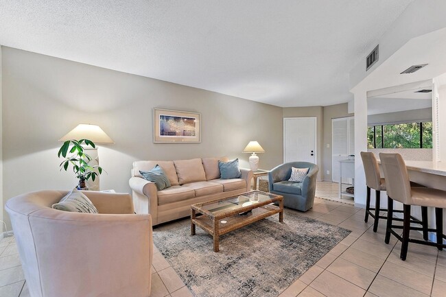 Building Photo - 1605 S US Hwy 1