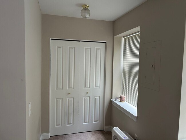 Building Photo - Peregrine 128