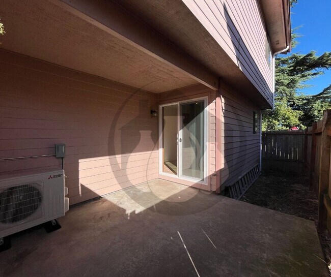 Building Photo - 47th Triplex #2025-1768