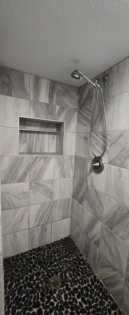 Building Photo - 2 Bed / 1.5 Bath – Kahului | Partially Furnished | $2,500/mo