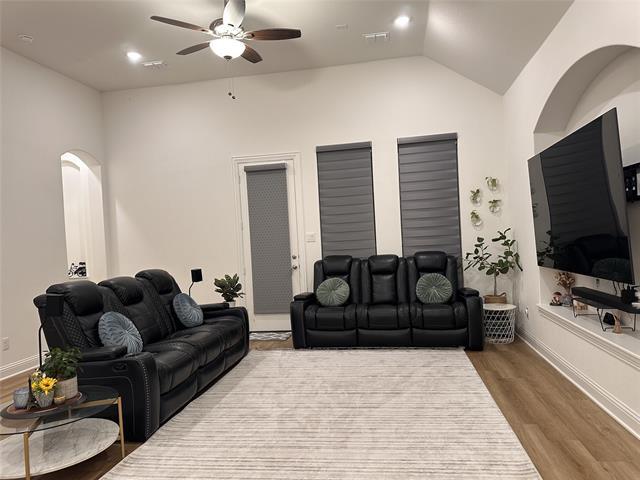 Building Photo - 7032 Mapleshade Way