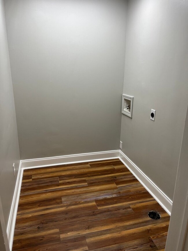 Building Photo - For Rent – Spacious 4-Bedroom Home in Knox...