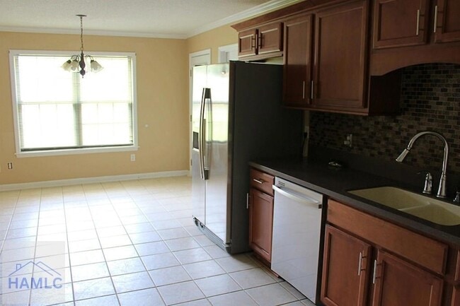 Building Photo - 180 Waters Ave