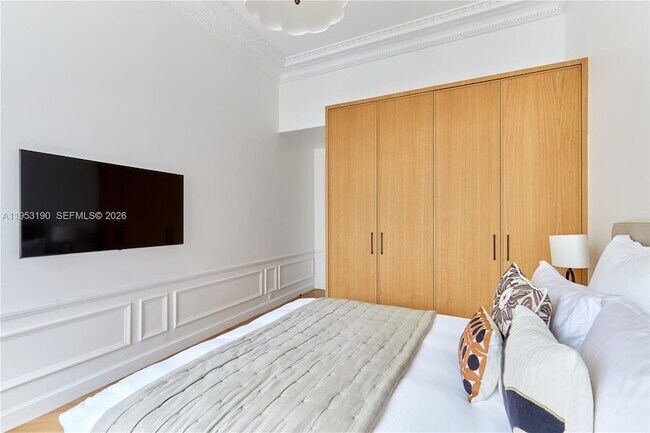 Building Photo - 11 Rue St