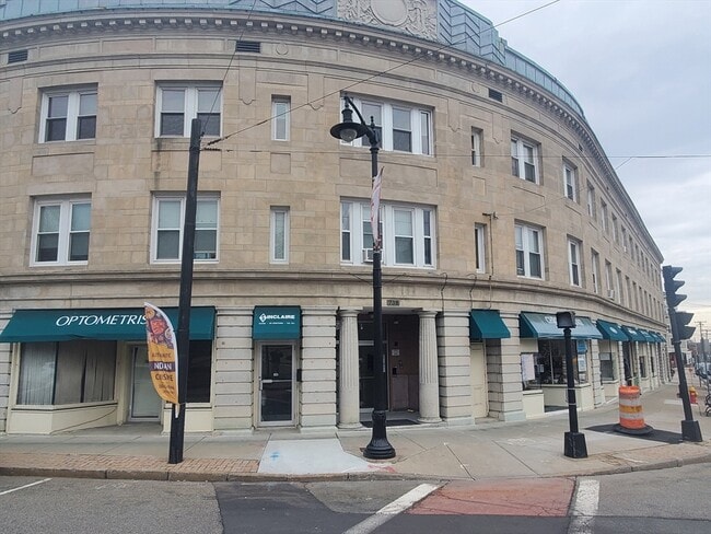 Building Photo - 738 Washington St