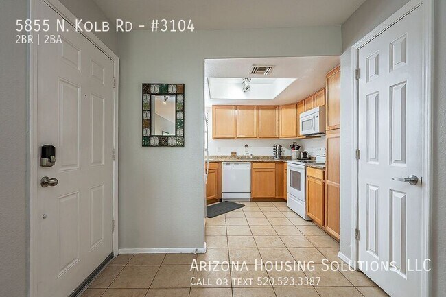 Building Photo - 5855 N Kolb Rd
