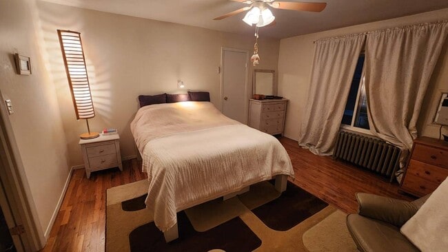 Building Photo - 1870 E 12th St