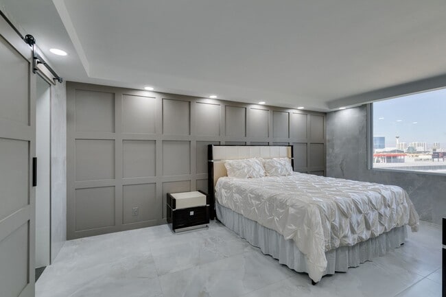 Building Photo - Elevated Penthouse Living with Private Terrace & Resort-Style Amenities * MOVE IN SPECIAL *