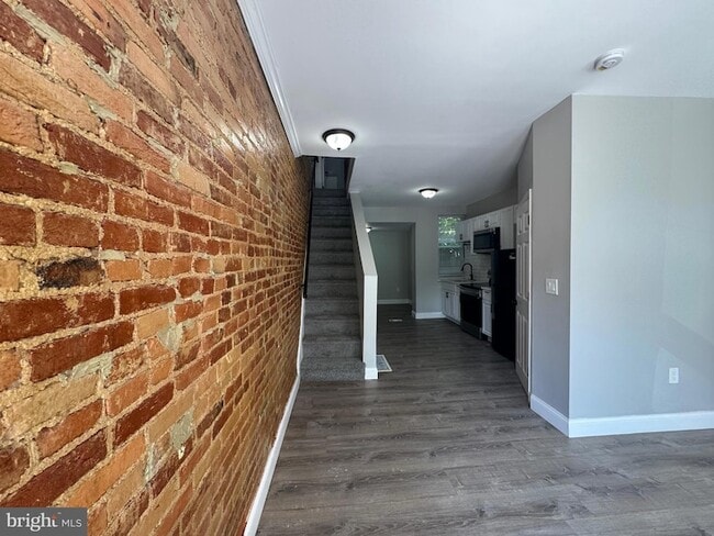 Building Photo - 3205 Latona St