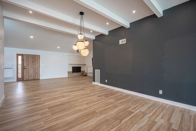 Building Photo - European-inspired Mid-Century Henderson Home!