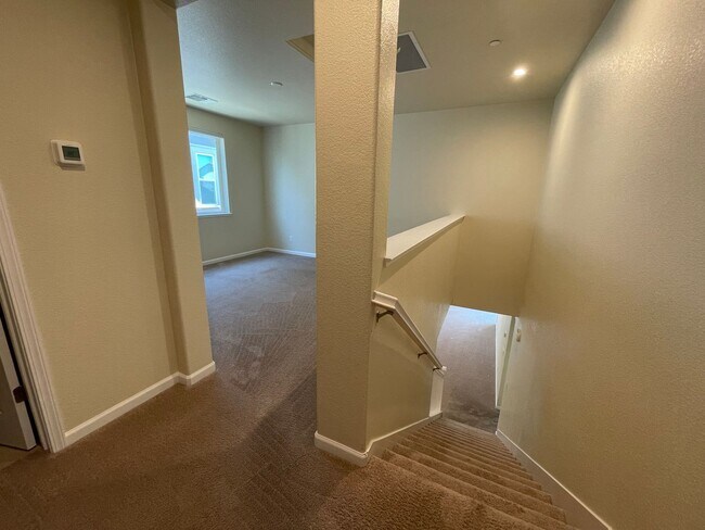 Building Photo - Beautiful Folsom Ranch Home