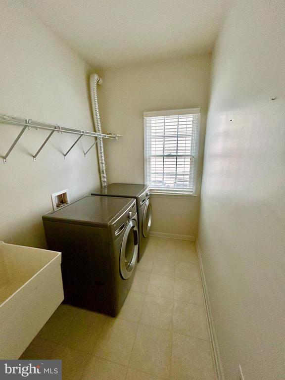 Building Photo - 42650 Nations St