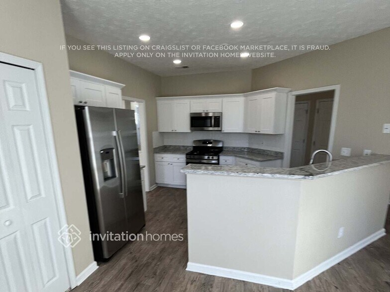 Building Photo - 2290 Grand Jct