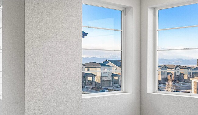 Building Photo - 1000 Equinox Dr