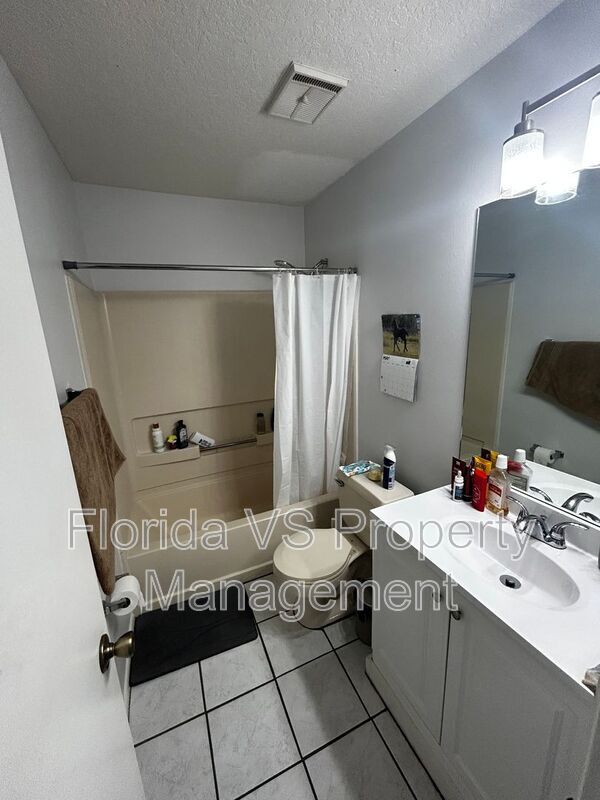 Building Photo - 104 Reserve Cir