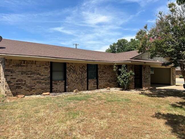Primary Photo - 1364 N Dale Ave