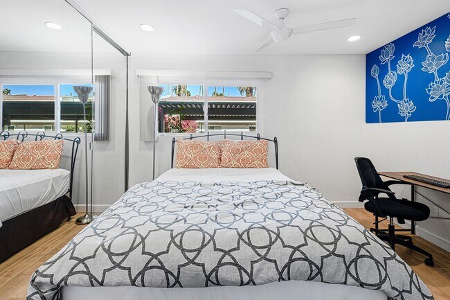 Building Photo - 1950 S Palm Canyon Dr