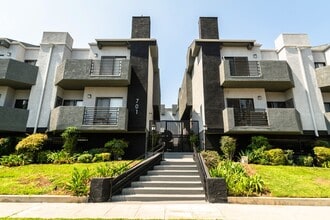 Building Photo - Media Crest @ 701