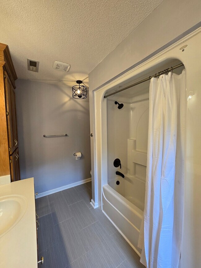 Building Photo - 160 Pinnacle Ct