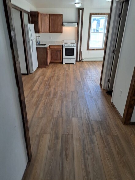 Building Photo - 357 Main St