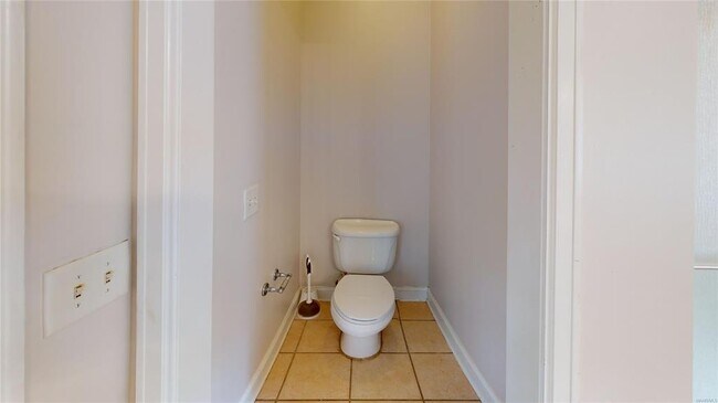 Building Photo - 414 Runway Dr