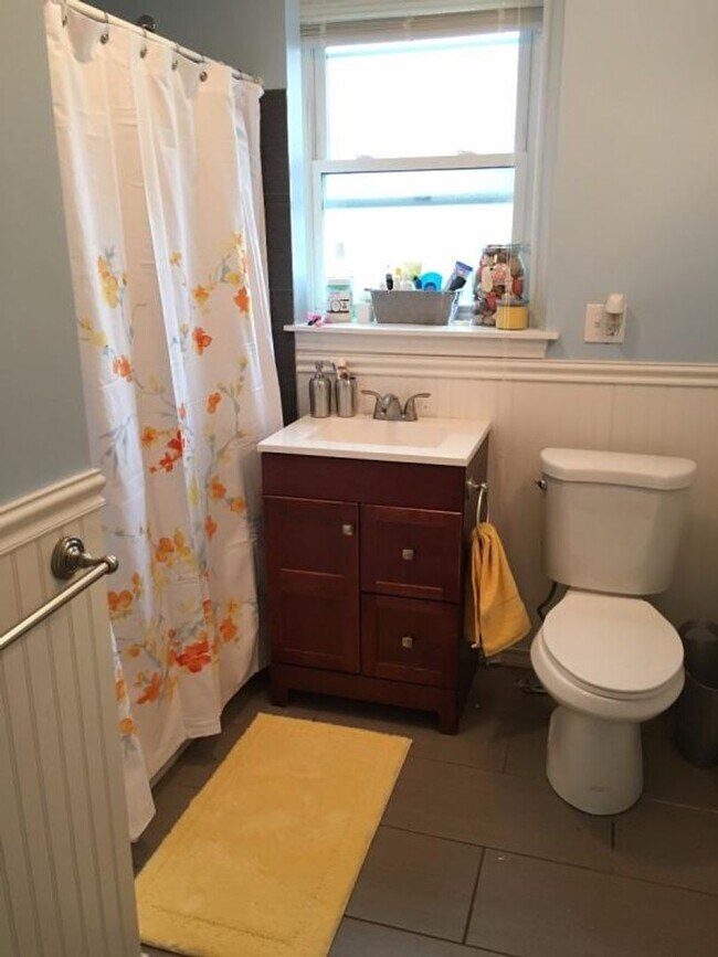 Building Photo - Four Bed Two bath in Allston..... DON'T MISS OUT...