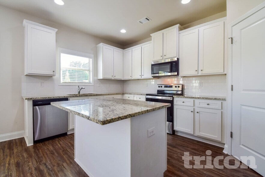 Building Photo - 4352 Bella View Dr