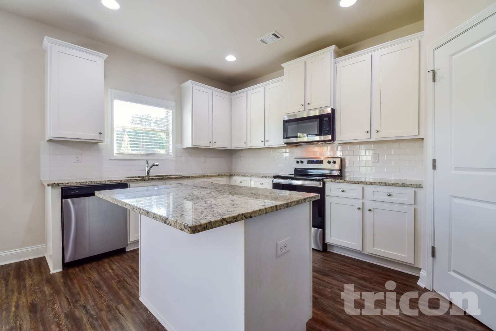 Building Photo - 4163 Bella View Dr