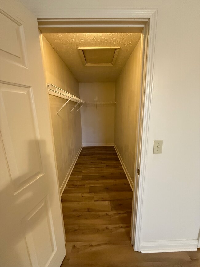 Building Photo - 61 Jade Ct