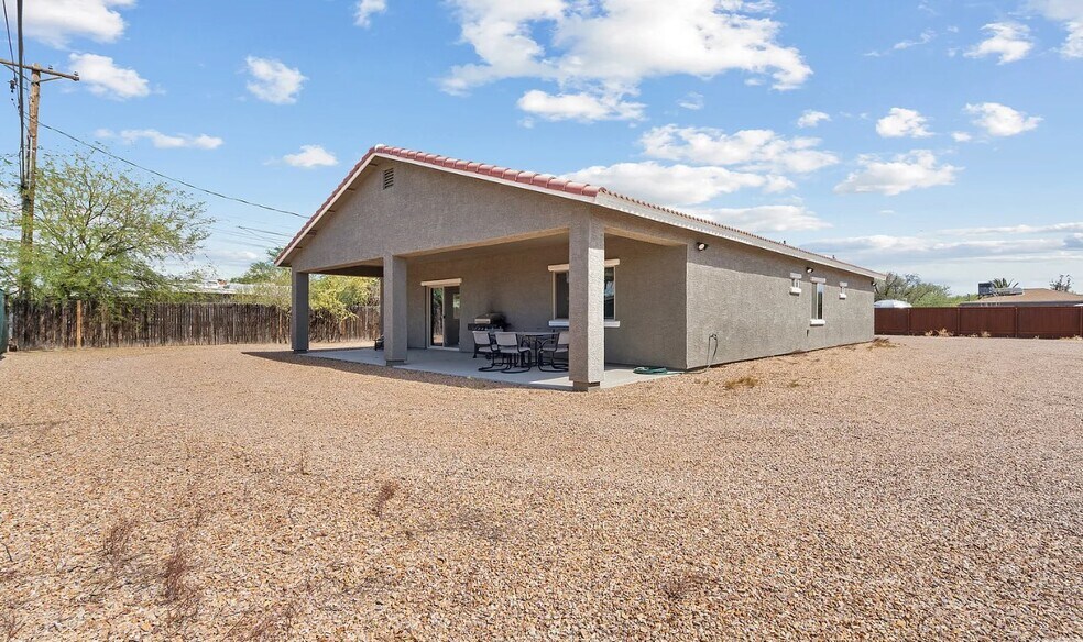 Building Photo - 1941 E Greenlee Rd