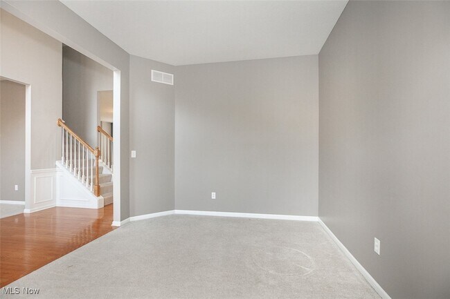 Building Photo - 2553 Seton Dr