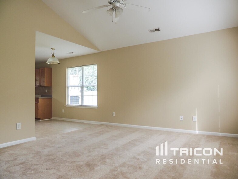 Building Photo - 5609 Stone Bluff Ct