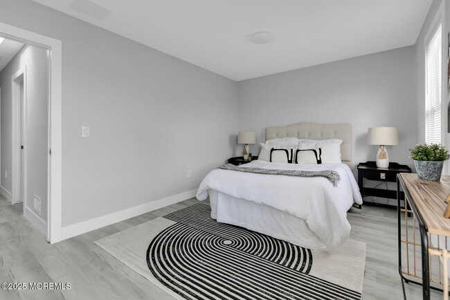 Building Photo - 33 Grove Pl