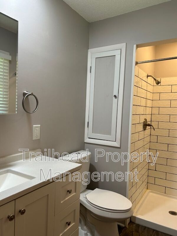 Building Photo - 1706 NE 77th St