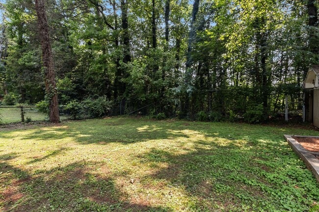 Building Photo - Charming 1950's Ranch w/ Modern Upgrades a...