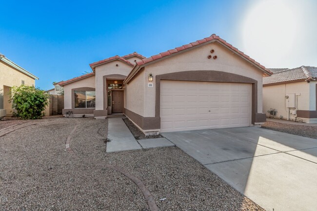 Primary Photo - 3 Bedroom, 2 Bath in Gilbert