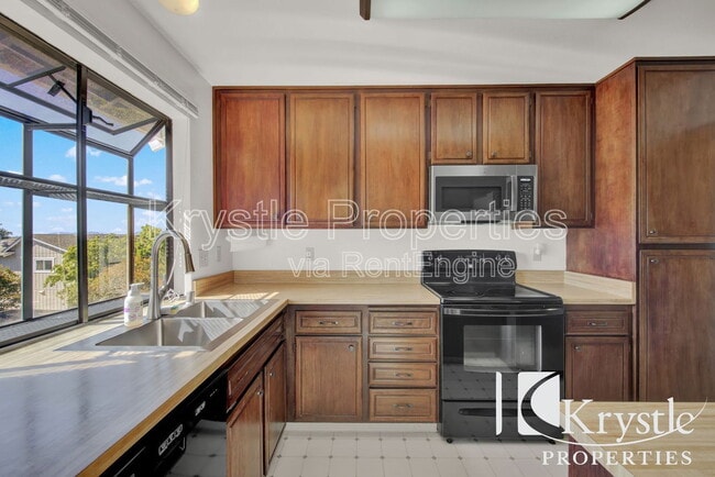 Building Photo - 2261 Clearview Cir