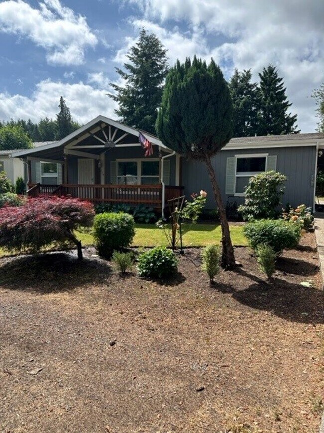 Building Photo - FREE RENT AND $1,000 SECURITY DEPOSIT - Single Level Updated Home w/ Spacious Yard and Loads of S...