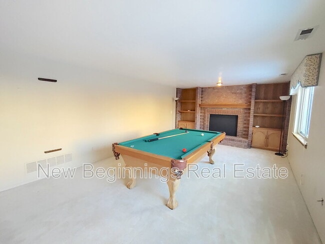 Building Photo - 2125 Sather Dr