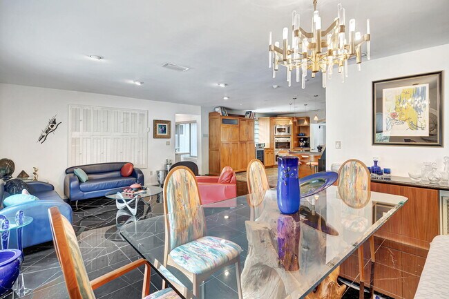 Building Photo - 9980 SW 83rd Ave