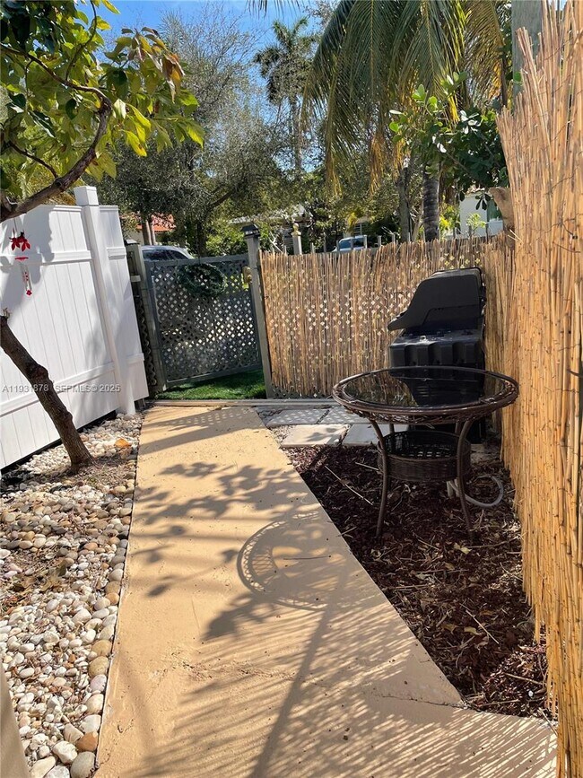 Building Photo - 1365 Marseille Dr