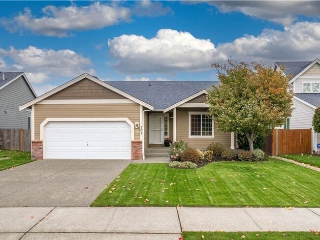 Primary Photo - Beautiful 3-bed/2-bath Orting Home in Rive...