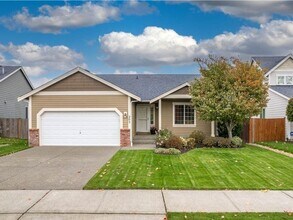 Building Photo - Beautiful 3-bed/2-bath Orting Home in Rive...