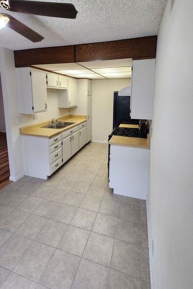 Building Photo - 715 S Webster Ave