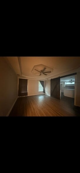 Building Photo - 304 Heatherwood Dr