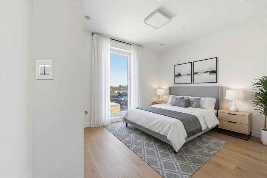 Building Photo - 1066 Commonwealth Ave