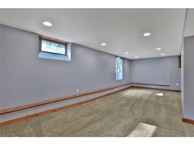 Building Photo - 2122 Temple Ct