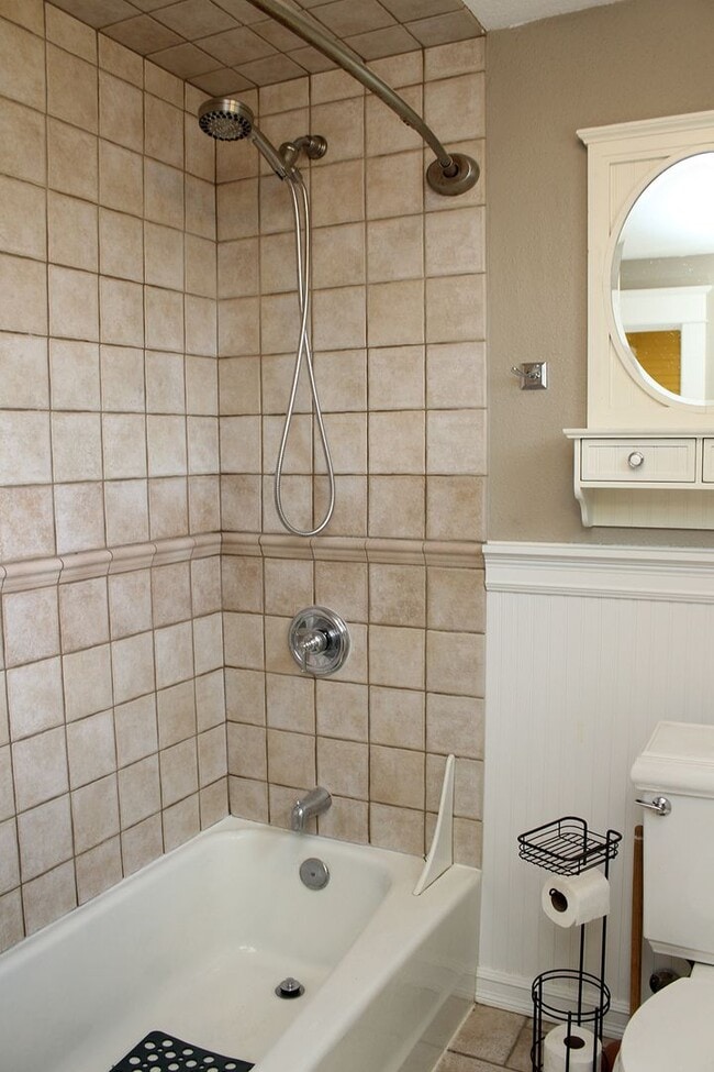 Building Photo - 5002 SE 97th Ave