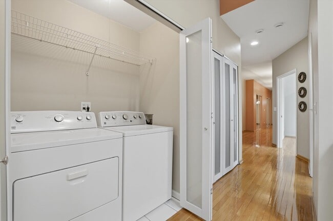 Building Photo - 7308 S Ridgeland Ave